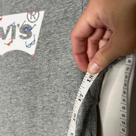 Levi's Crewneck Short Sleeve Shirt (Size Small) - Picture 6 of 7